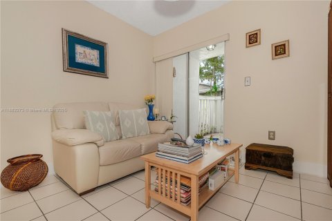 Купить кондоминиум в Майами, Флорида 3 спальни, 104.05м2, № 1978060 - фото 22