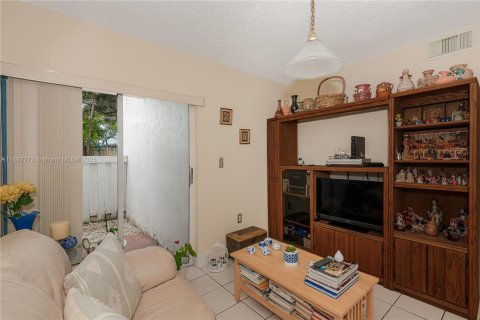 Купить кондоминиум в Майами, Флорида 3 спальни, 104.05м2, № 1978060 - фото 21