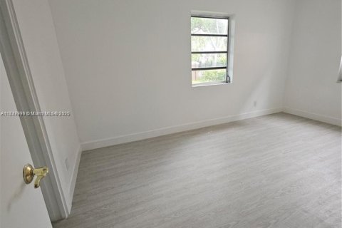 Villa ou maison à vendre à Pompano Beach, Floride: 4 chambres, 96.25 m2 № 1845801 - photo 25