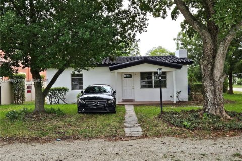 Villa ou maison à vendre à Pompano Beach, Floride: 4 chambres, 96.25 m2 № 1845801 - photo 2