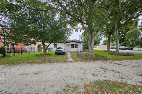 Villa ou maison à vendre à Pompano Beach, Floride: 4 chambres, 96.25 m2 № 1845801 - photo 9