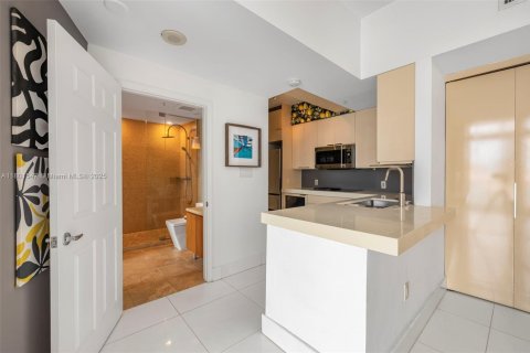 Condominio en venta en Miami, Florida, 1 dormitorio, 71.53 m2 № 1864234 - foto 4