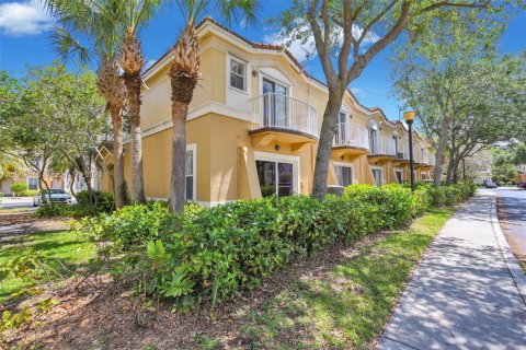 Townhouse in Miramar, Florida 3 bedrooms, 137.5 sq.m. № 2024091 - photo 24