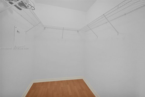 Townhouse in Miramar, Florida 3 bedrooms, 137.5 sq.m. № 2024091 - photo 15