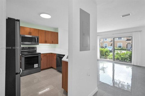 Townhouse in Miramar, Florida 3 bedrooms, 137.5 sq.m. № 2024091 - photo 7