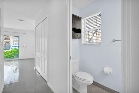 Townhouse in Miramar, Florida 3 bedrooms, 137.5 sq.m. № 2024091 - photo 11
