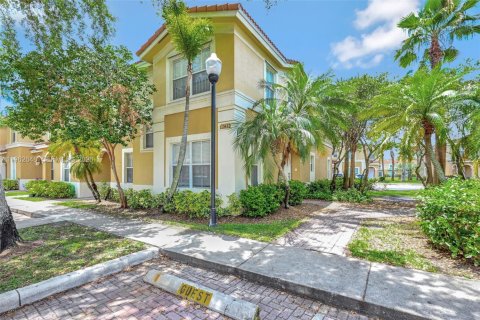Townhouse in Miramar, Florida 3 bedrooms, 137.5 sq.m. № 2024091