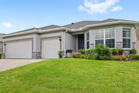 House in Mount Dora, Florida 3 bedrooms, 216.74 sq.m. № 1911909 - photo 1