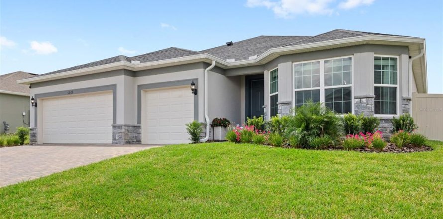 House in Mount Dora, Florida 3 bedrooms, 216.74 sq.m. № 1911909