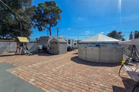 Купить виллу или дом в Опа-Локка, Флорида 2 спальни, 78.04м2, № 2051682 - фото 3