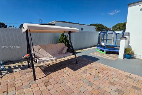 Купить виллу или дом в Опа-Локка, Флорида 2 спальни, 78.04м2, № 2051682 - фото 6