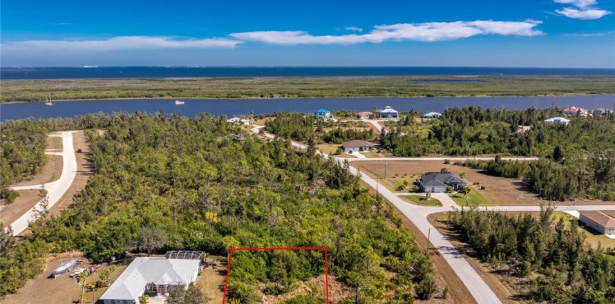 Land in Port Charlotte, Florida № 2161320