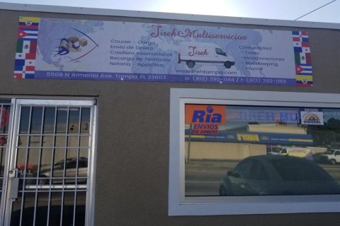 Propiedad comercial en alquiler en Tampa, Florida, 162.58 m2 № 1795023 - foto 1