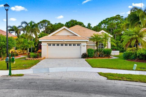 House in Port St. Lucie, Florida 3 bedrooms, 154.12 sq.m. № 2414283