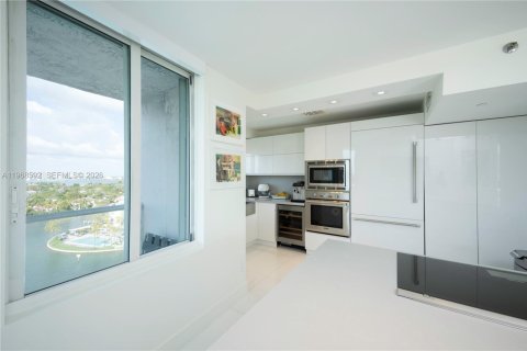 Купить кондоминиум в Майами-Бич, Флорида 3 спальни, 129.13м2, № 2032035 - фото 3