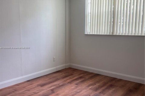 Снять в аренду кондоминиум в Майами, Флорида 1 спальня, 69.12м2, № 1933127 - фото 12