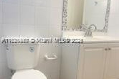 Снять в аренду кондоминиум в Майами, Флорида 1 спальня, 69.12м2, № 1933127 - фото 14