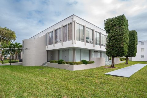 Снять в аренду кондоминиум в Майами, Флорида 1 спальня, 69.12м2, № 1933127 - фото 5