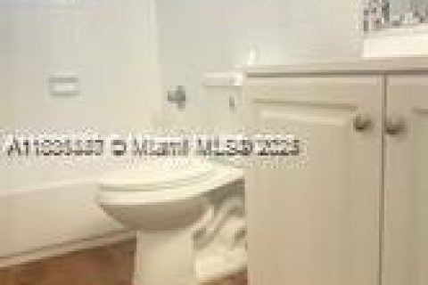 Снять в аренду кондоминиум в Майами, Флорида 1 спальня, 69.12м2, № 1933127 - фото 15