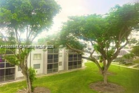 Снять в аренду кондоминиум в Майами, Флорида 1 спальня, 69.12м2, № 1933127 - фото 20