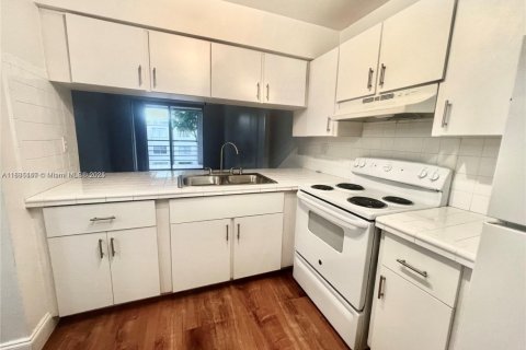 Снять в аренду кондоминиум в Майами, Флорида 1 спальня, 69.12м2, № 1933127 - фото 8