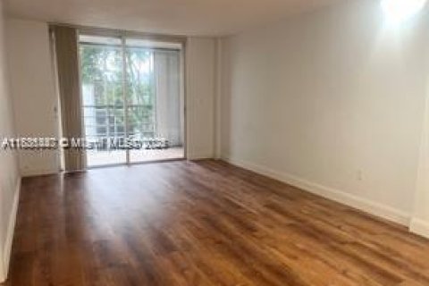 Снять в аренду кондоминиум в Майами, Флорида 1 спальня, 69.12м2, № 1933127 - фото 11