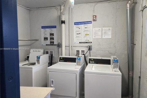 Снять в аренду кондоминиум в Майами, Флорида 1 спальня, 69.12м2, № 1933127 - фото 24