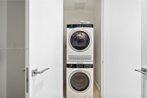 Copropriété à louer à Miami, Floride: 2 chambres, 102.66 m2 № 1983968 - photo 9