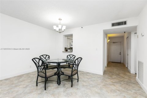 Copropriété à vendre à Deerfield Beach, Floride: 2 chambres, 99.41 m2 № 2026233 - photo 17