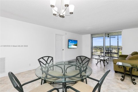 Copropriété à vendre à Deerfield Beach, Floride: 2 chambres, 99.41 m2 № 2026233 - photo 13