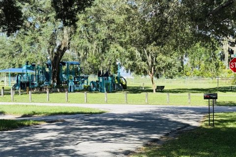 Купить виллу или дом в Зеферхиллс-Норт, Флорида 6 комнат, 139.54м2, № 2299928 - фото 4