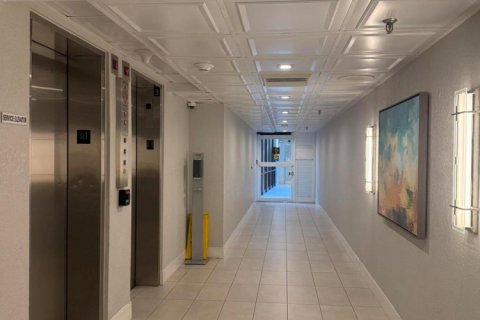 Copropriété à louer à Boca Raton, Floride: 2 chambres, 122.17 m2 № 2387074 - photo 17