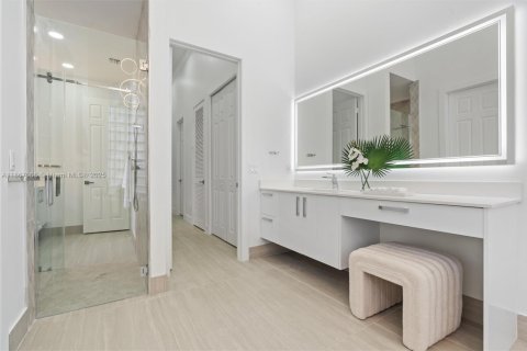 Casa en venta en Boca Raton, Florida, 5 dormitorios, 307.13 m2 № 1895867 - foto 24