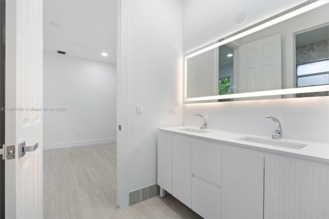 Casa en venta en Boca Raton, Florida, 5 dormitorios, 307.13 m2 № 1895867 - foto 30