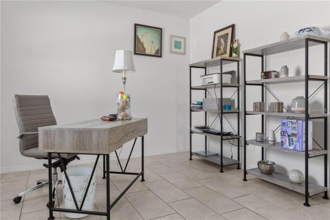 Villa ou maison à vendre à Haines City, Floride: 4 chambres, 301.93 m2 № 2120711 - photo 8