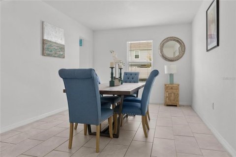 Villa ou maison à vendre à Haines City, Floride: 4 chambres, 301.93 m2 № 2120711 - photo 7