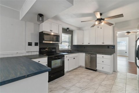 House in Englewood, Florida 3 bedrooms, 141.58 sq.m. № 1732466 - photo 19