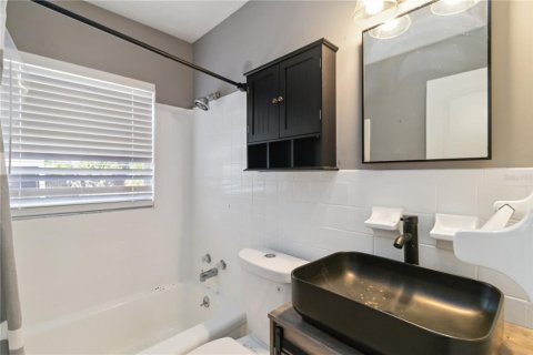 House in Englewood, Florida 3 bedrooms, 141.58 sq.m. № 1732466 - photo 27