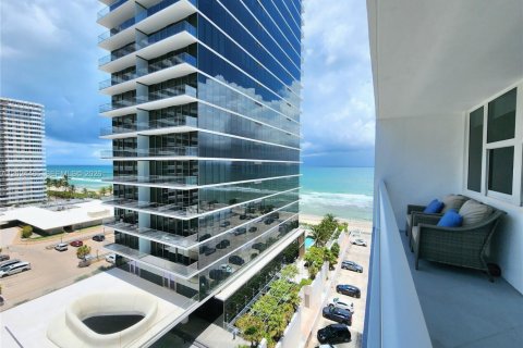 Condominio en alquiler en Hallandale Beach, Florida, 2 dormitorios, 115.94 m2 № 2088218 - foto 3