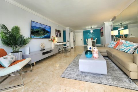 Condominio en alquiler en Hallandale Beach, Florida, 2 dormitorios, 115.94 m2 № 2088218 - foto 8