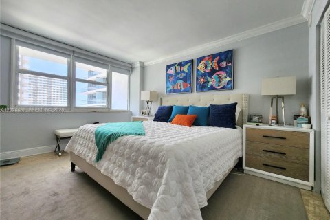 Condominio en alquiler en Hallandale Beach, Florida, 2 dormitorios, 115.94 m2 № 2088218 - foto 11