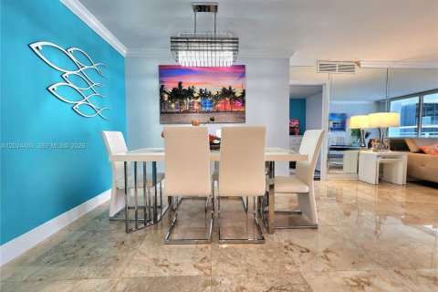 Condominio en alquiler en Hallandale Beach, Florida, 2 dormitorios, 115.94 m2 № 2088218 - foto 13