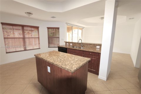 Купить виллу или дом в Майами, Флорида 4 спальни, 278.43м2, № 1957975 - фото 2