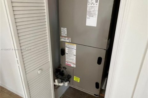 Купить виллу или дом в Майами, Флорида 4 спальни, 278.43м2, № 1957975 - фото 27