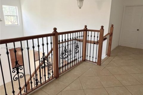 Купить виллу или дом в Майами, Флорида 4 спальни, 278.43м2, № 1957975 - фото 28