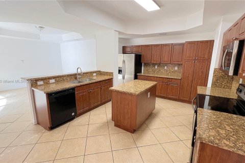 Купить виллу или дом в Майами, Флорида 4 спальни, 278.43м2, № 1957975 - фото 13