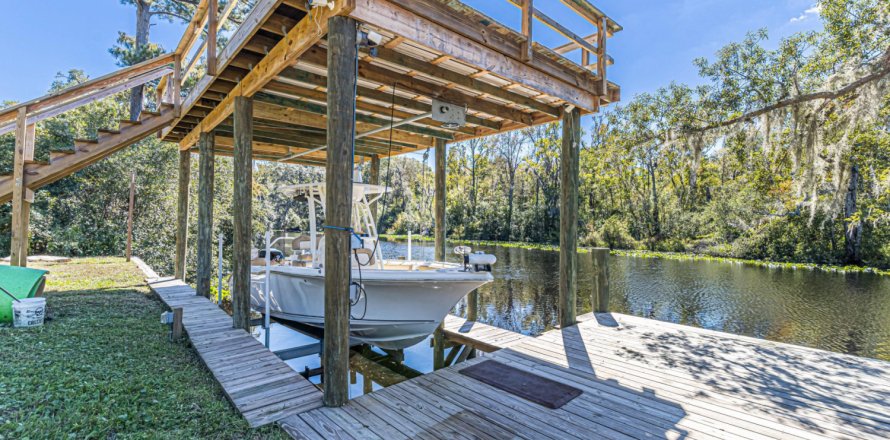 Land in Middleburg, Florida № 801778