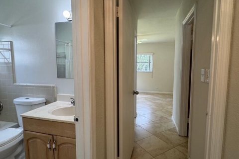 Villa ou maison à vendre à Tamarac, Floride: 3 chambres, 143.16 m2 № 2388449 - photo 19