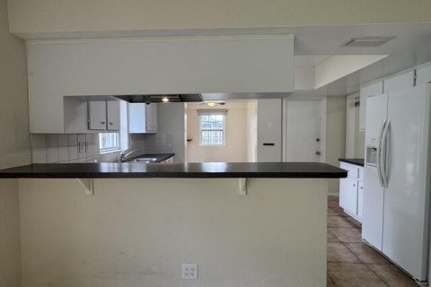 Villa ou maison à vendre à Tamarac, Floride: 3 chambres, 143.16 m2 № 2388449 - photo 6