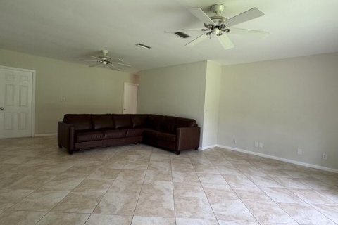 Villa ou maison à vendre à Tamarac, Floride: 3 chambres, 143.16 m2 № 2388449 - photo 12